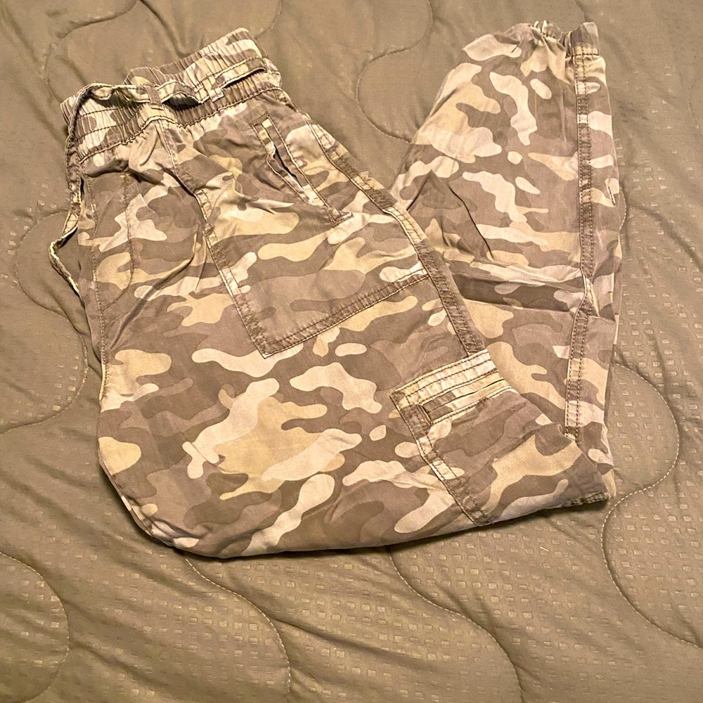 American Eagle medium joggers
